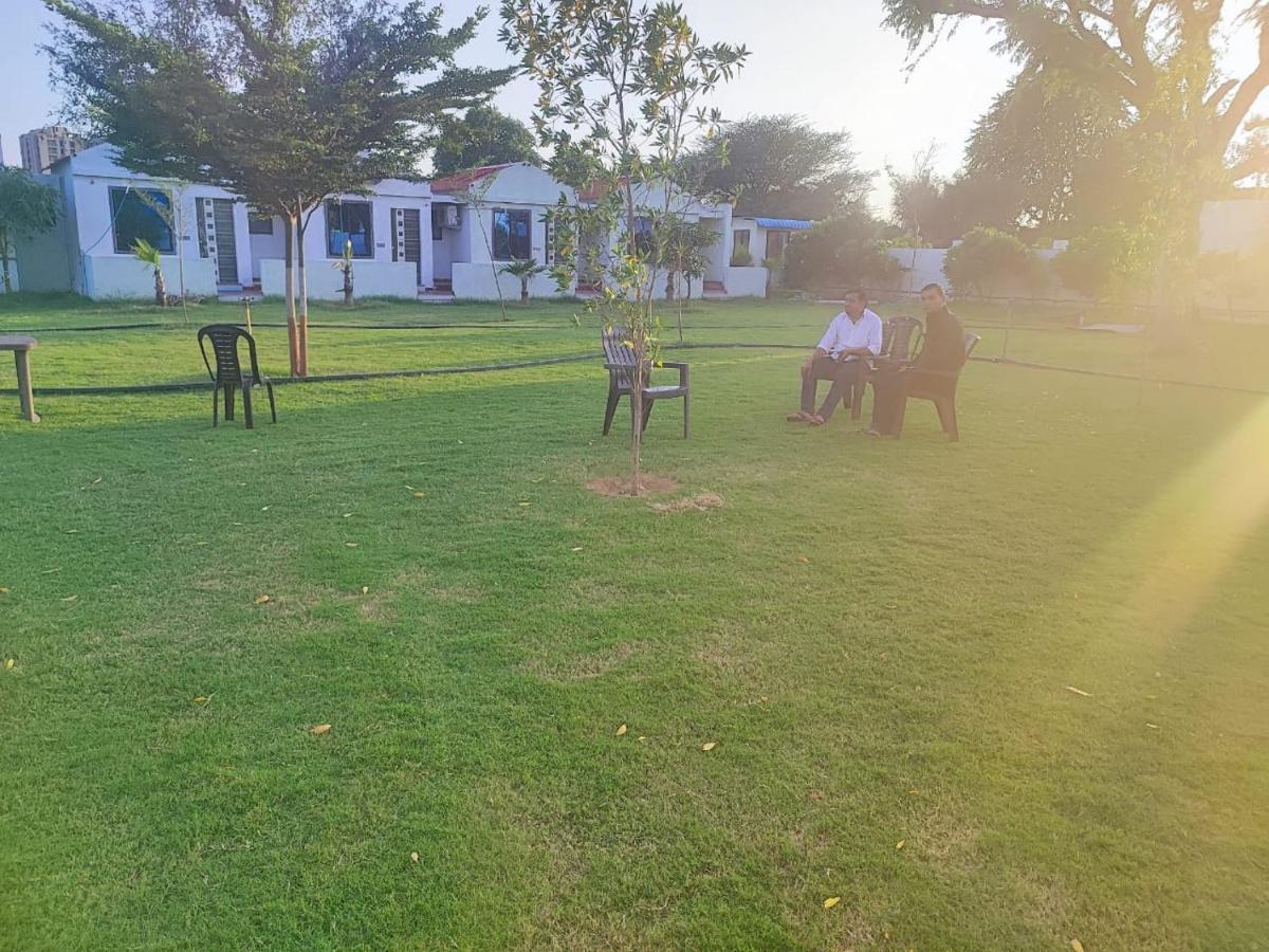 Athitya Hotel And Resort Sikar Buitenkant foto